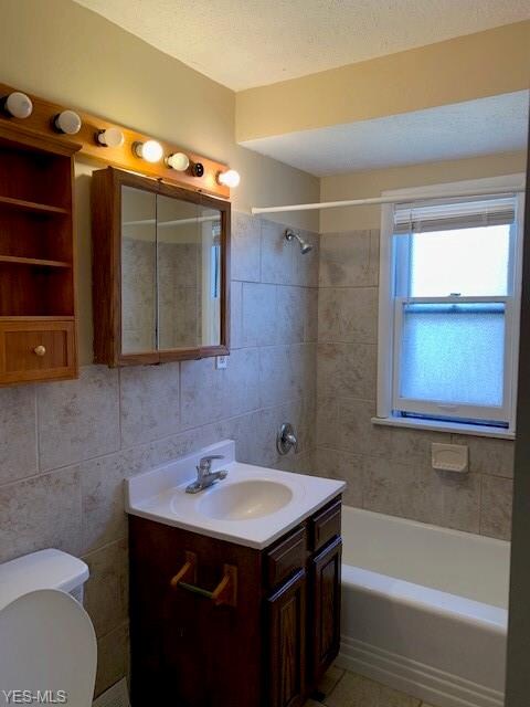 17253 Mccracken Rd, Maple Heights, OH 44137 - photo 6