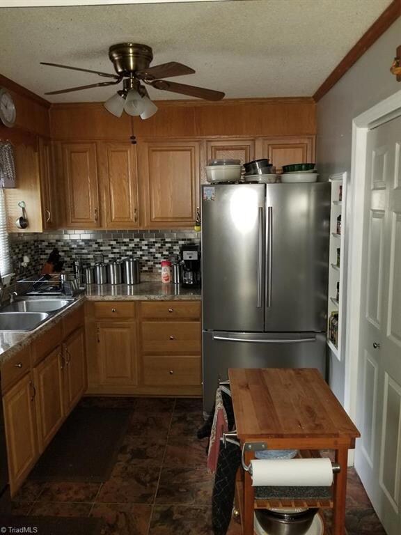 Kitchen b