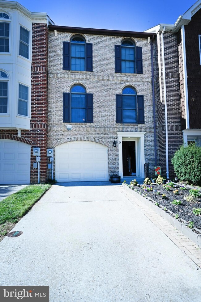 94 Victoria Square, Frederick, MD 21702 - photo 2