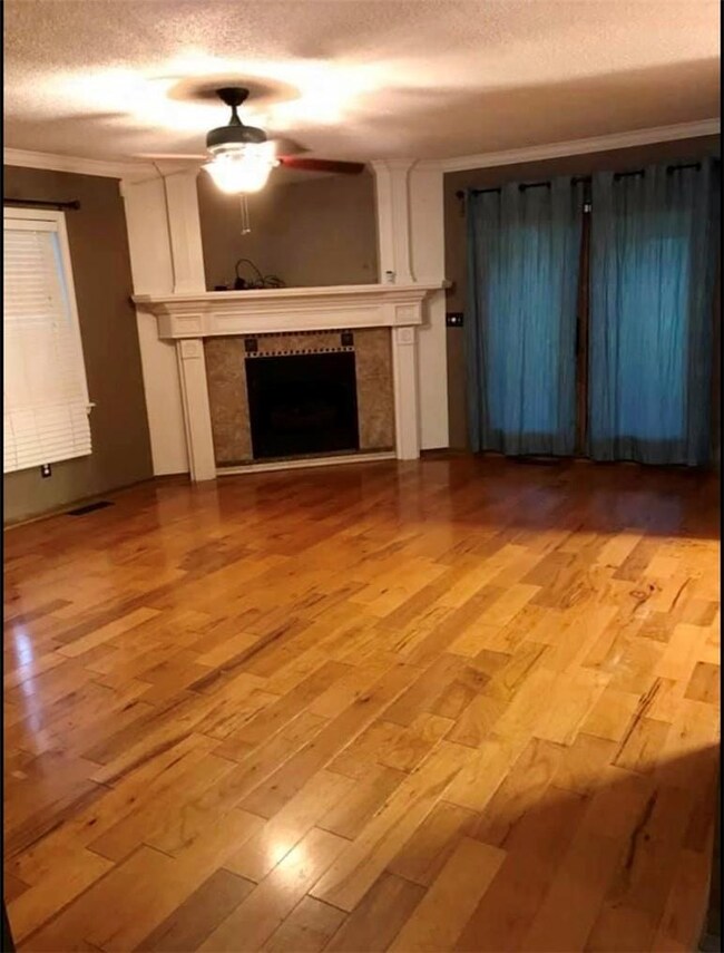 2167 Lacy Dr, Fayetteville, AR 72701 - photo 2