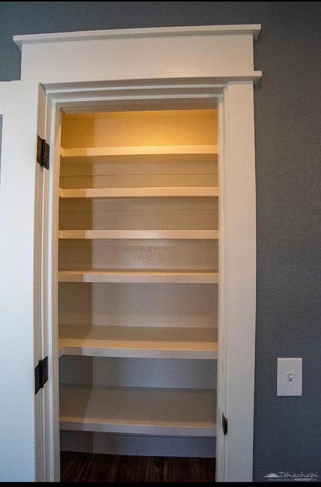 20825 Crest Dr, Tehachapi, CA 93561 - photo 5