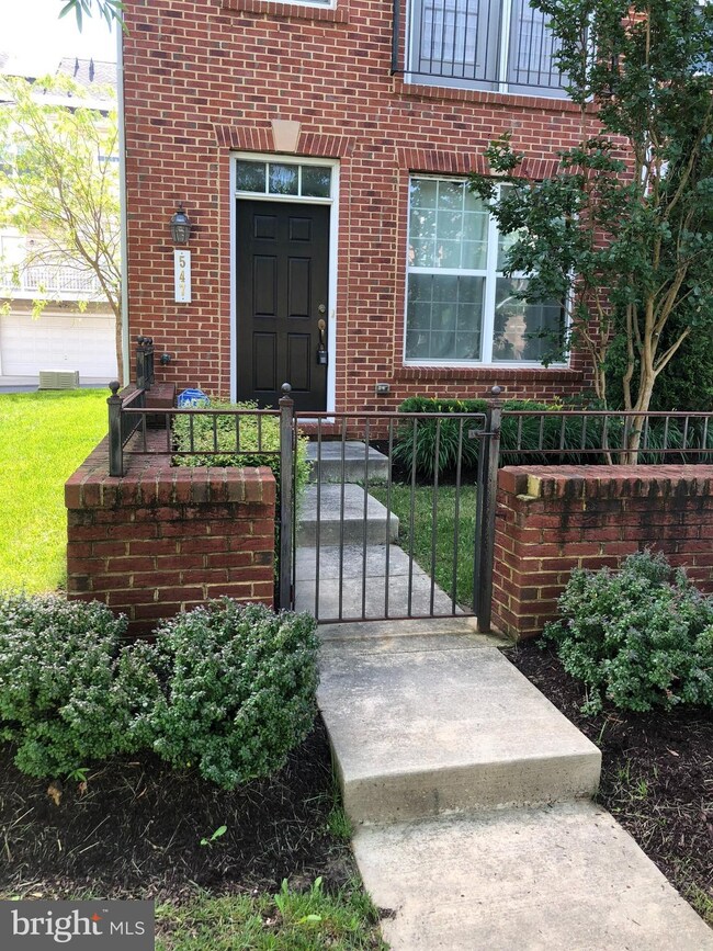 547 Garrett a Morgan Blvd, Hyattsville, MD 20785 - photo 2