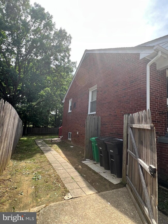 5503 Winston St, Temple Hills, MD 20748 - photo 3