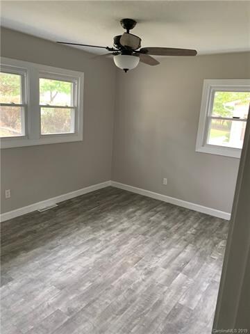 2335 Maplewood Dr unit 9, Gastonia, NC 28052 - photo 2