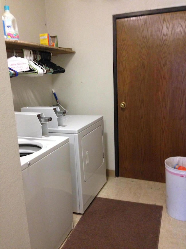 3921 Gardner St unit 1, Anchorage, AK 99508 - photo 2