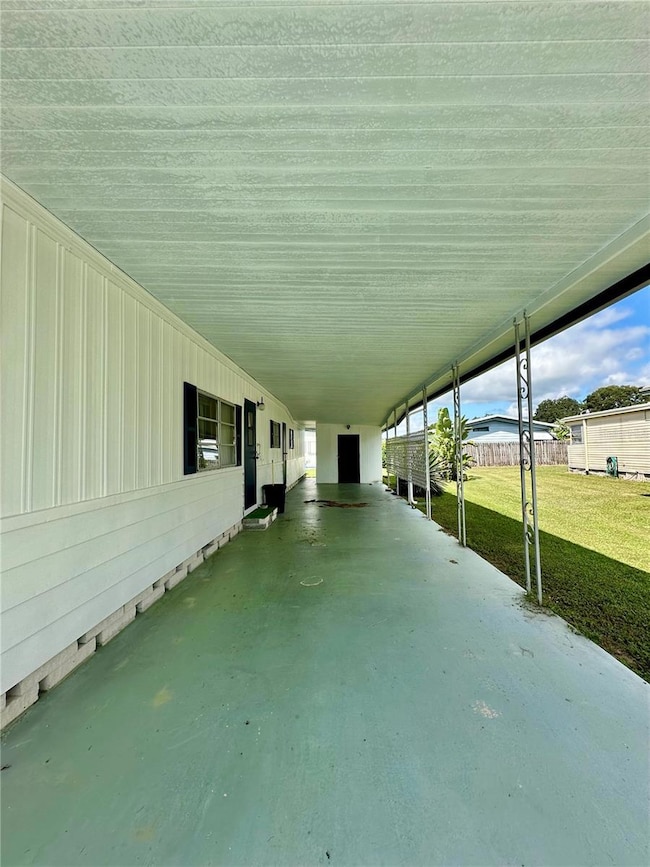 37925 Date Palm Dr, Zephyrhills, FL 33542 - photo 4