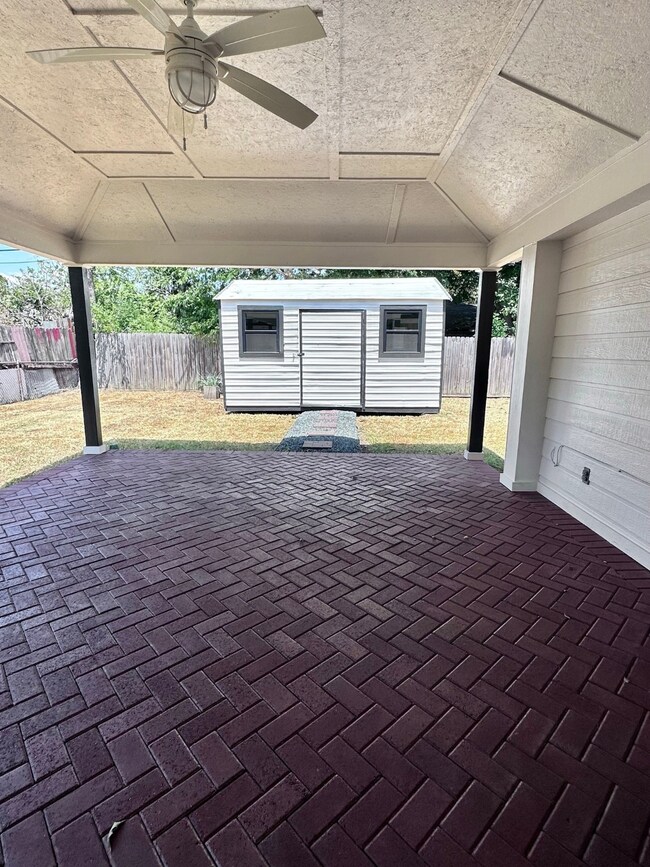 807 Hohl St, Houston, TX 77022 - photo 5