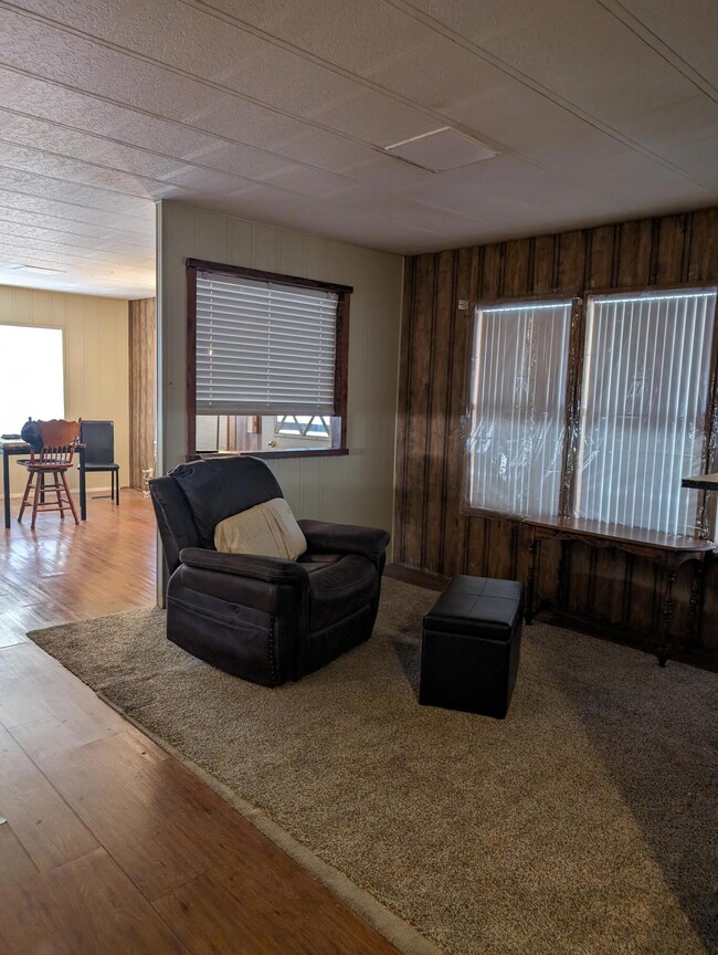 2550 #15 MOBILE HOME FAMILY RM