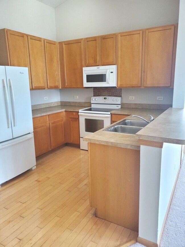 1449 Mcclure Rd unit 212, Aurora, IL 60505 - photo 7