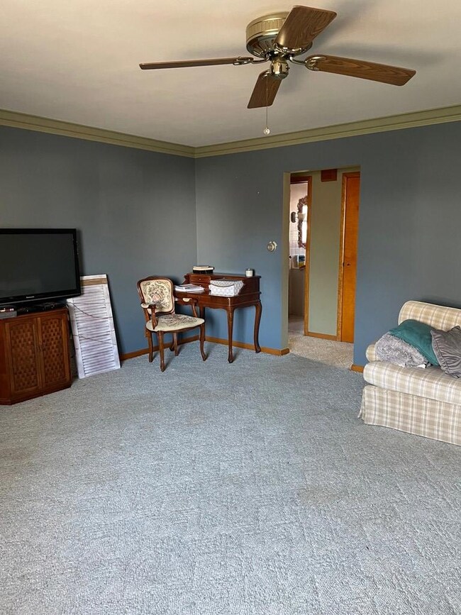 1009 S East St, Bucyrus, OH 44820 - photo 5