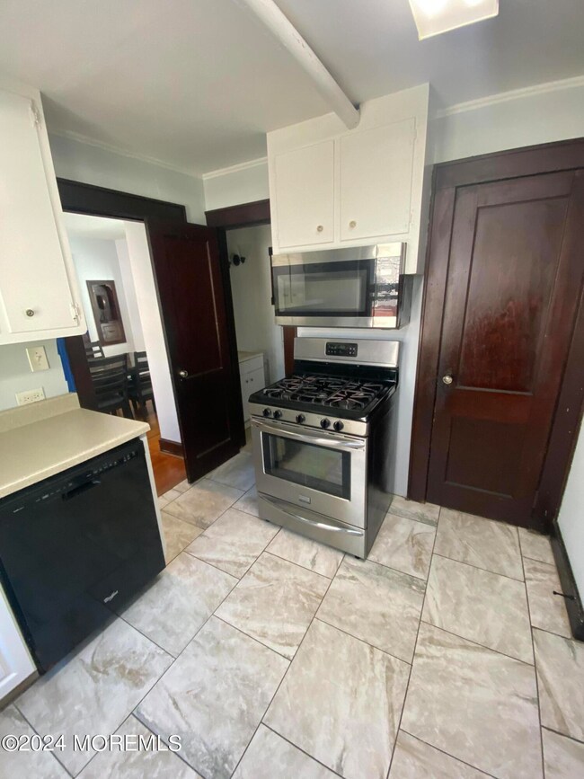 309 Hume St unit A, Allenhurst, NJ 07711 - photo 6