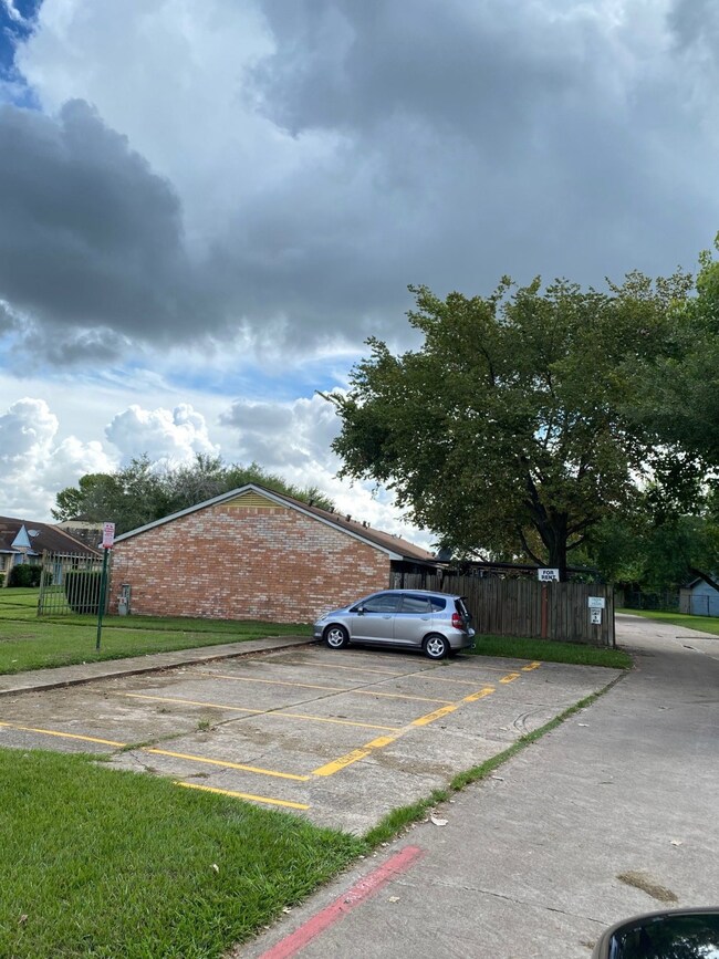 15219 Buckle Ln unit 5219, Houston, TX 77060 - photo 4