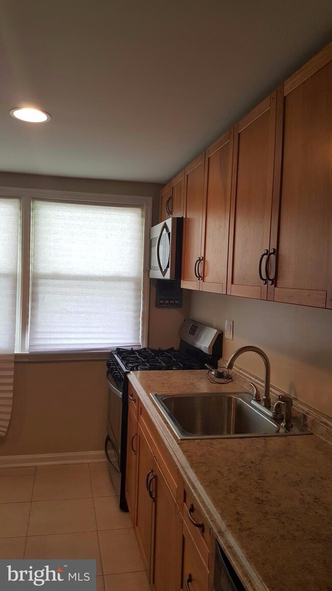 413 Bigley Ave, Halethorpe, MD 21227 - photo 7