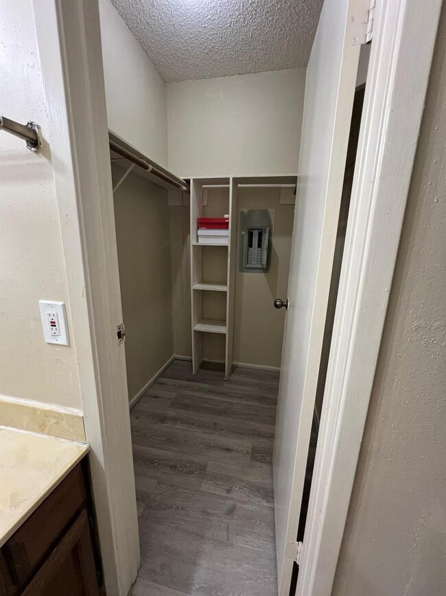 17417 Red Oak Dr unit 106, Houston, TX 77090 - photo 6