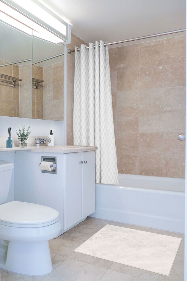 150 E 44th St unit 38-C, New York, NY 10017 - photo 2