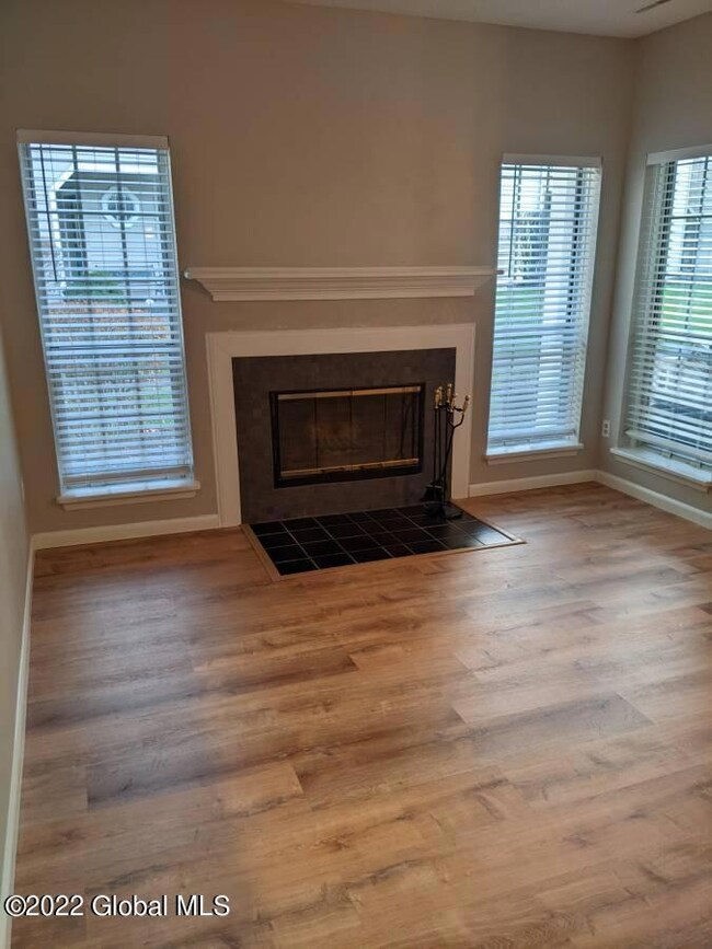 114 Hampton Place Blvd, Troy, NY 12180 - photo 5