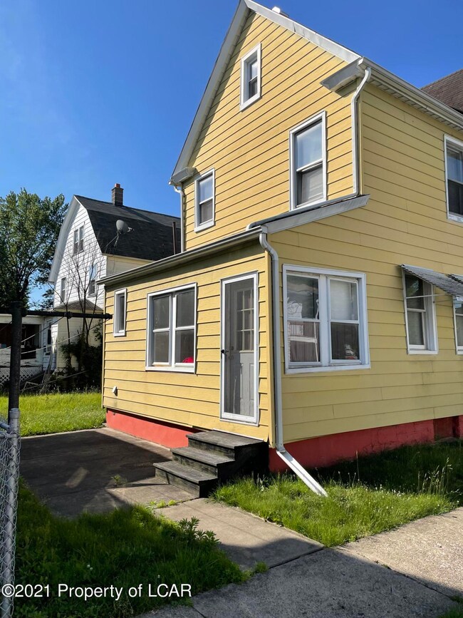 35 Corlear St, Wilkes Barre, PA 18702 - photo 4
