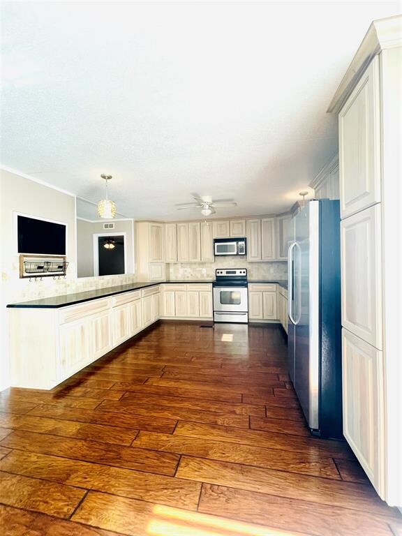 386 Coyote Trail, Rhome, TX 76078 - photo 7