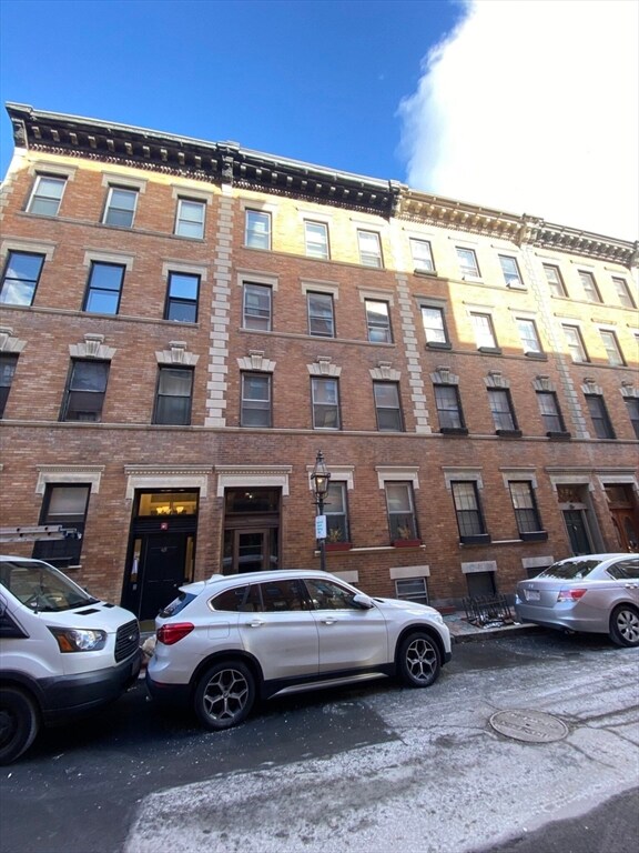 47 Revere St unit 4, Boston, MA 02114 - photo 4