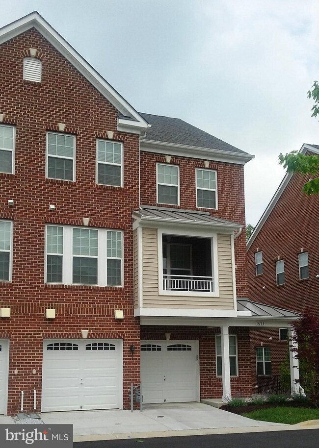 5113 Shamrocks Delight Dr, Bowie, MD 20720 - photo 2