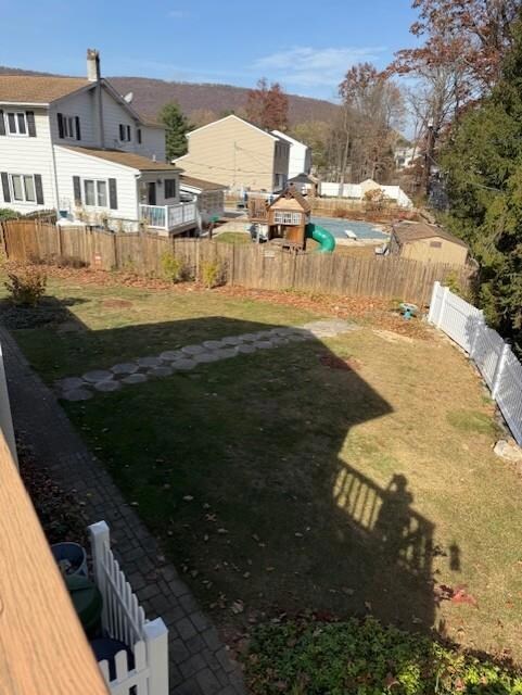 1114 Shadow Oaks Ln, Slatington, PA 18080 - photo 3