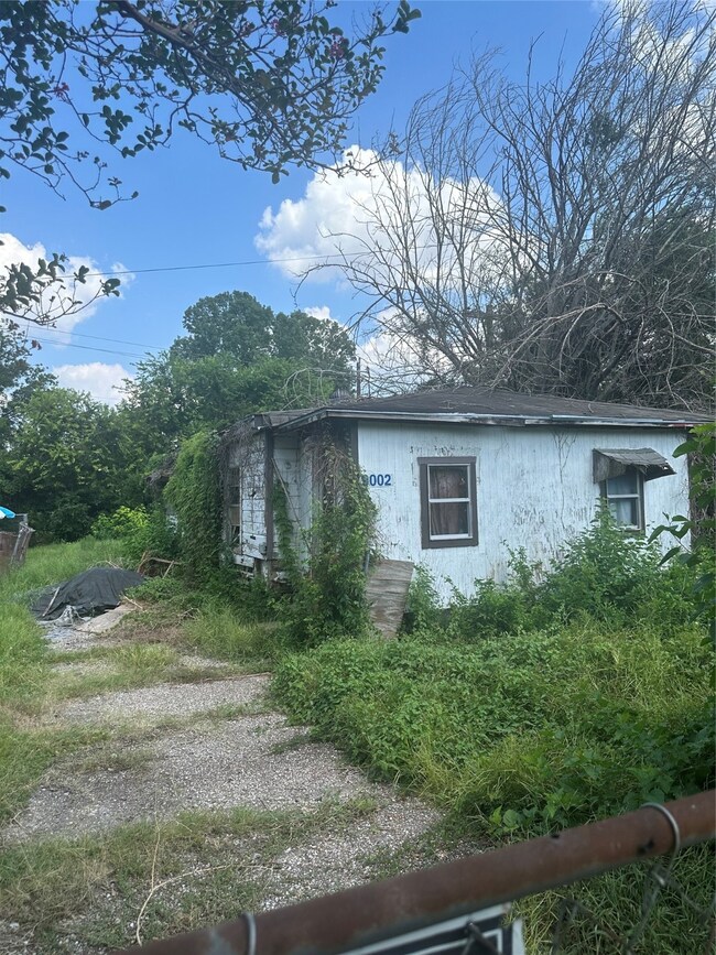 9002 De Priest St, Houston, TX 77088 - photo 2