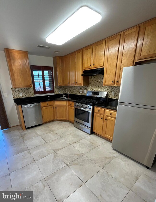42793 Pilgrim Square, Chantilly, VA 20152 - photo 7