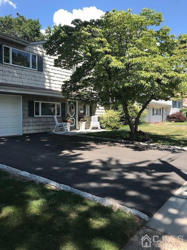 200 Cypress Dr, Colonia, NJ 07067 - photo 2