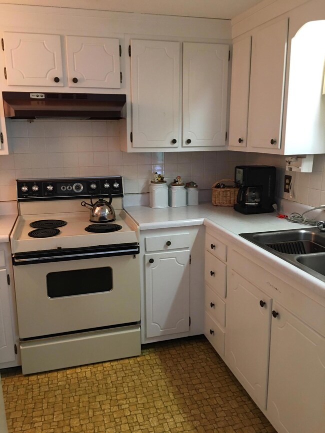 11 Spinning Brook Rd, South Yarmouth, MA 02664 - photo 4