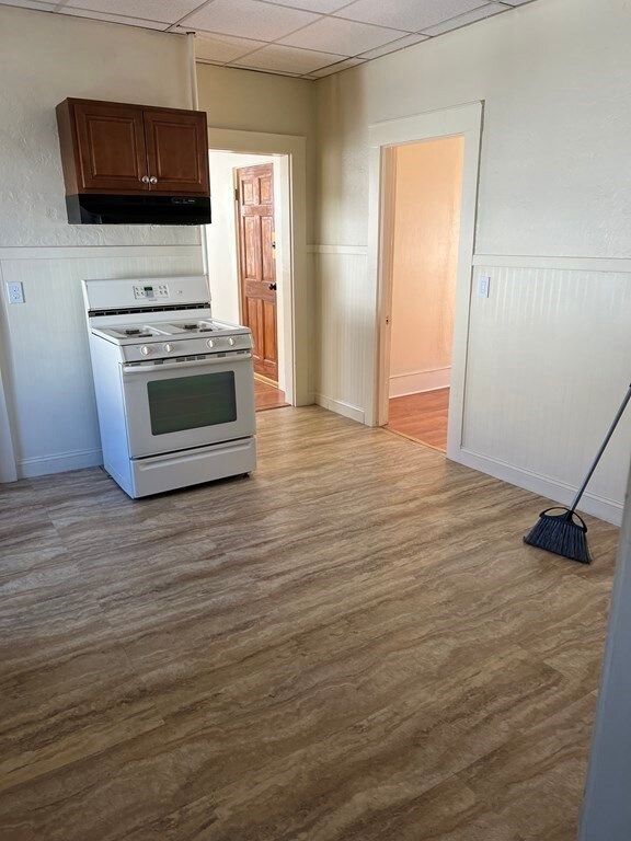 02 Superior St unit 2, Swampscott, MA 01907 - photo 4