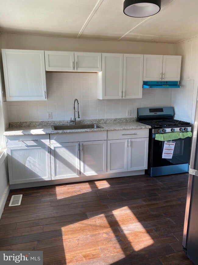 239 E St, Penns Grove, NJ 08069 - photo 6