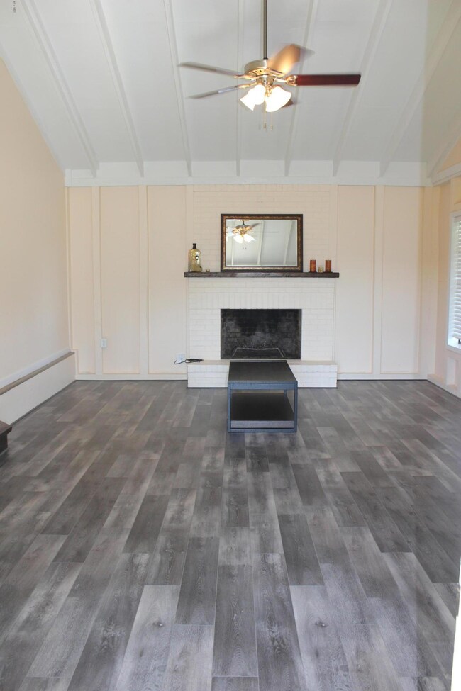 2105 V E Howell Rd, Lucedale, MS 39452 - photo 5