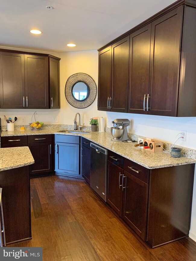 17050 Beveridge Dr, Dumfries, VA 22026 - photo 4