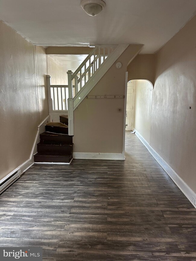 1326 Kenny St, Reading, PA 19602 - photo 2