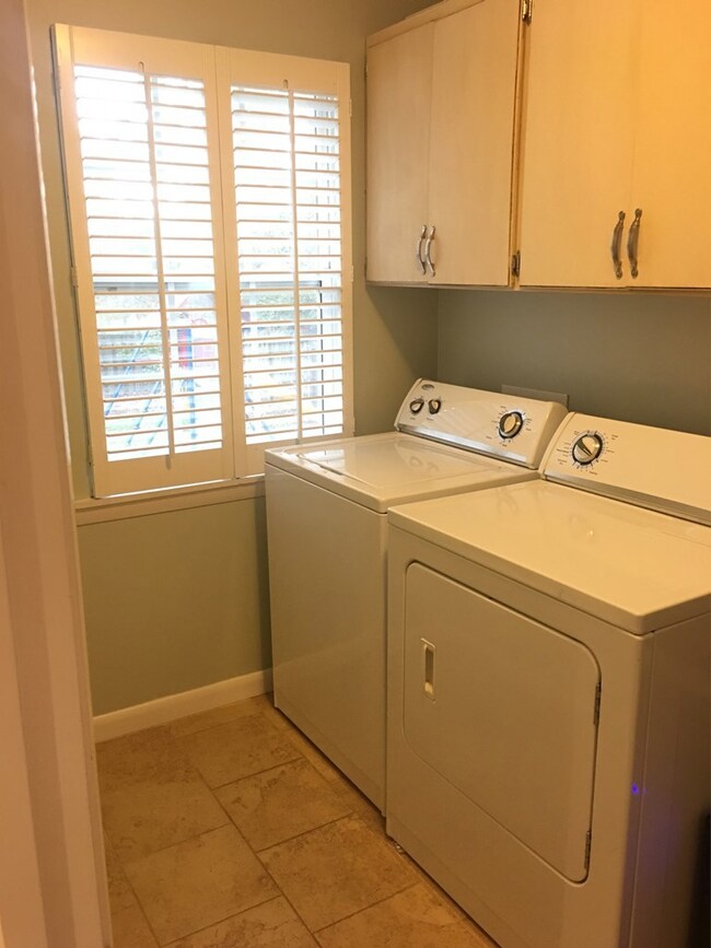 605 N Gaskin Ave, Douglas, GA 31533 - photo 3