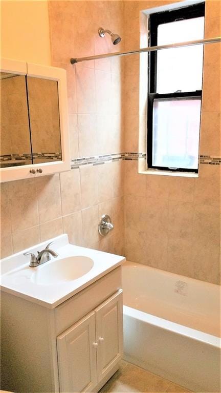 1118 Metcalf Ave, Bronx, NY 10472 - photo 6