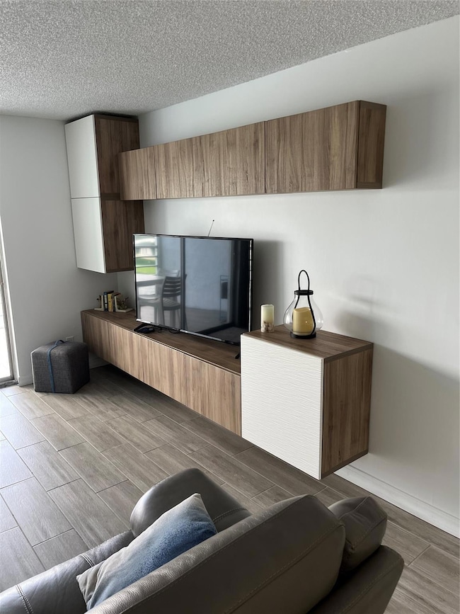 301 SE 3rd St unit 405, Dania, FL 33004 - photo 2