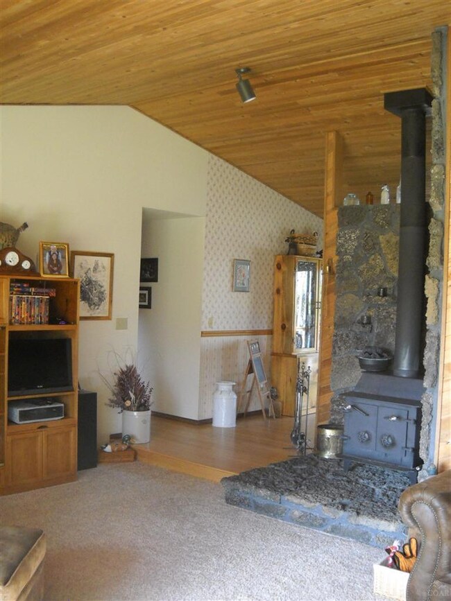 unlisted-address, Bend, OR 97702 - photo 3