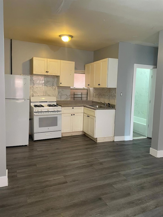 1038 E 224th St, Bronx, NY 10466 - photo 3