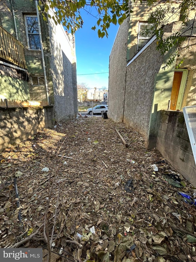 1528 S Lecount St, Philadelphia, PA 19146 - photo 3