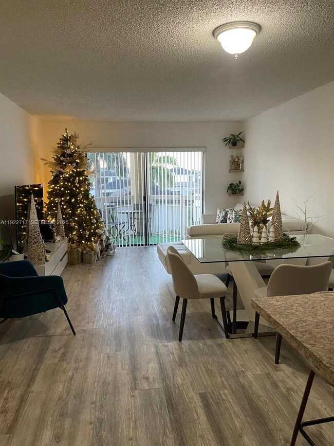 8290 Lake Dr unit 407, Doral, FL 33166 - photo 6