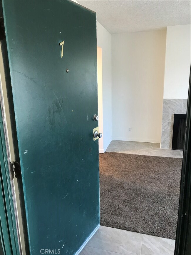 454 E Avenue q3 unit 7, Palmdale, CA 93550 - photo 3