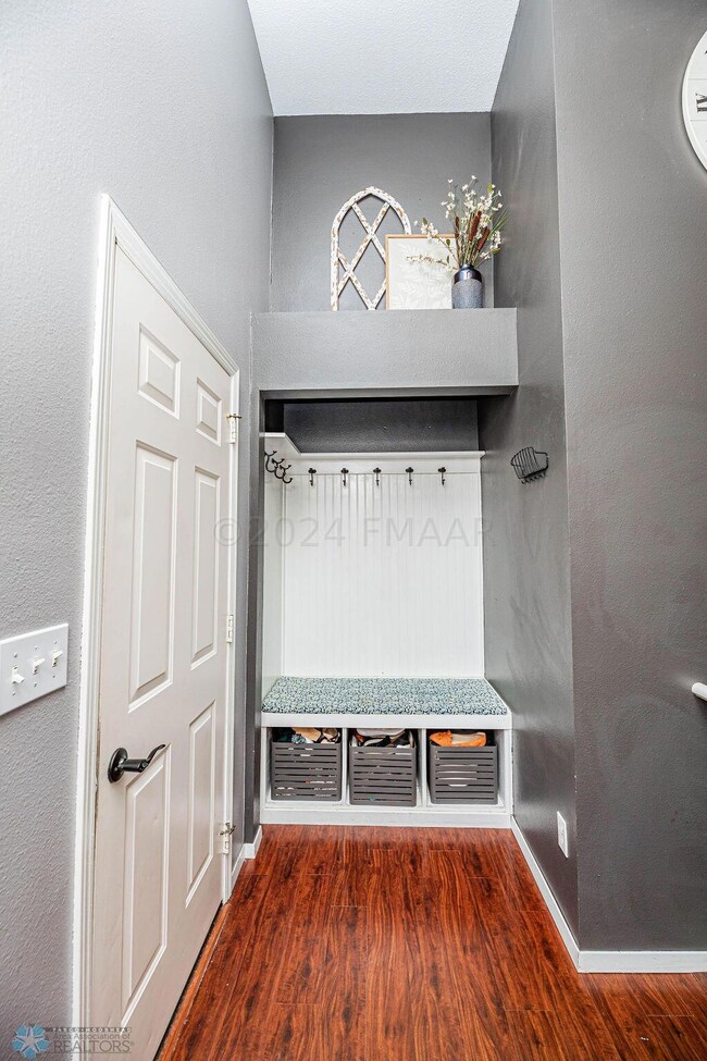 1457 Sheyenne Park Ct, West Fargo, ND 58078 - photo 2