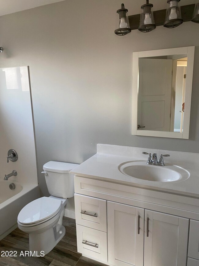 Hall bath 1703