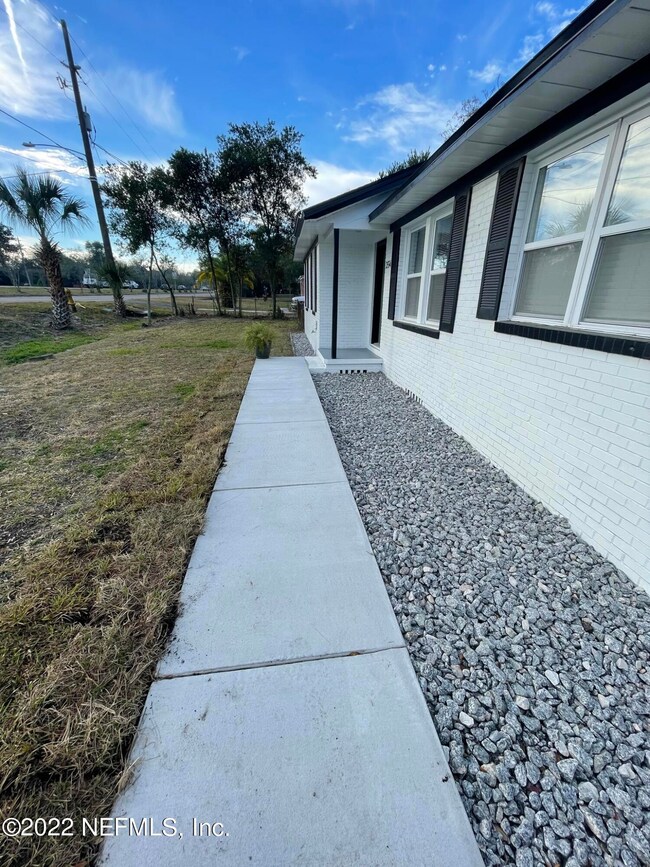 2554 Southside Blvd, Jacksonville, FL 32216 - photo 2