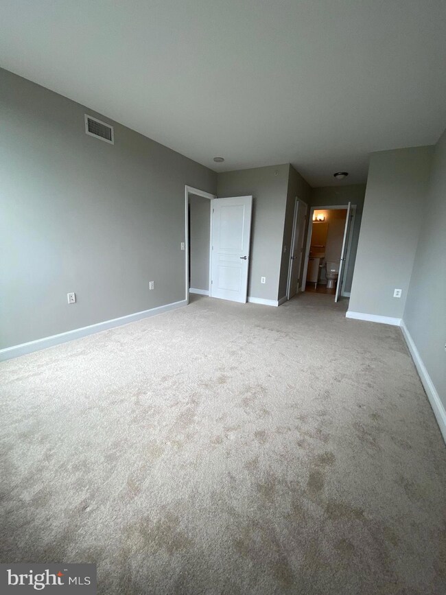 Midtown Alexandria Station Condominiums unit 911, Alexandria, VA 22303 - photo 7