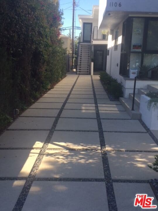 1106 22nd St unit D, Santa Monica, CA 90403 - photo 2