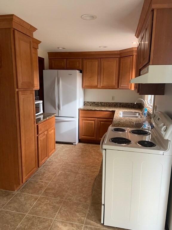 2 College Ln unit 1, North Dartmouth, MA 02747 - photo 2