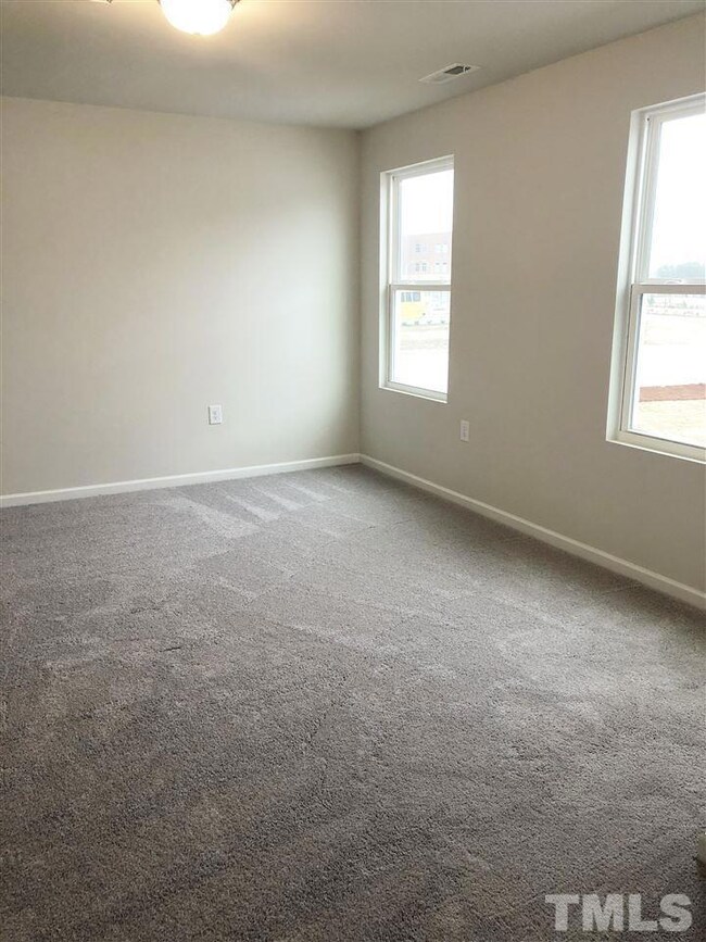 341 Wilbur Lake Dr, Fuquay-Varina, NC 27526 - photo 6