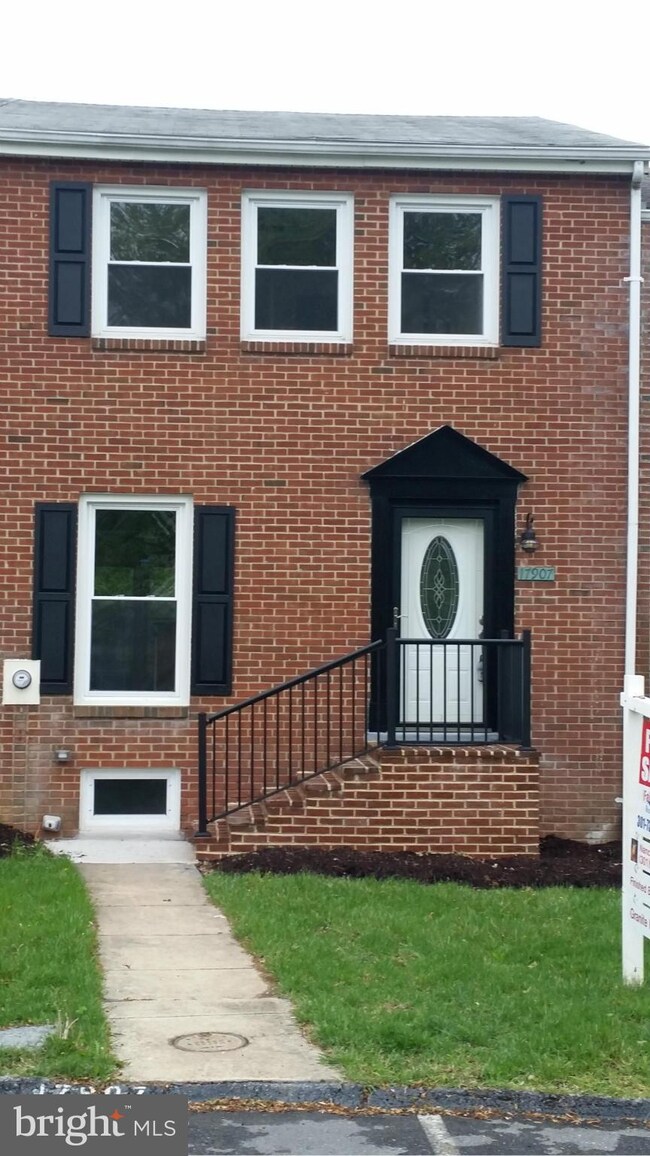17907 Hickory Ln, Hagerstown, MD 21740 - photo 2